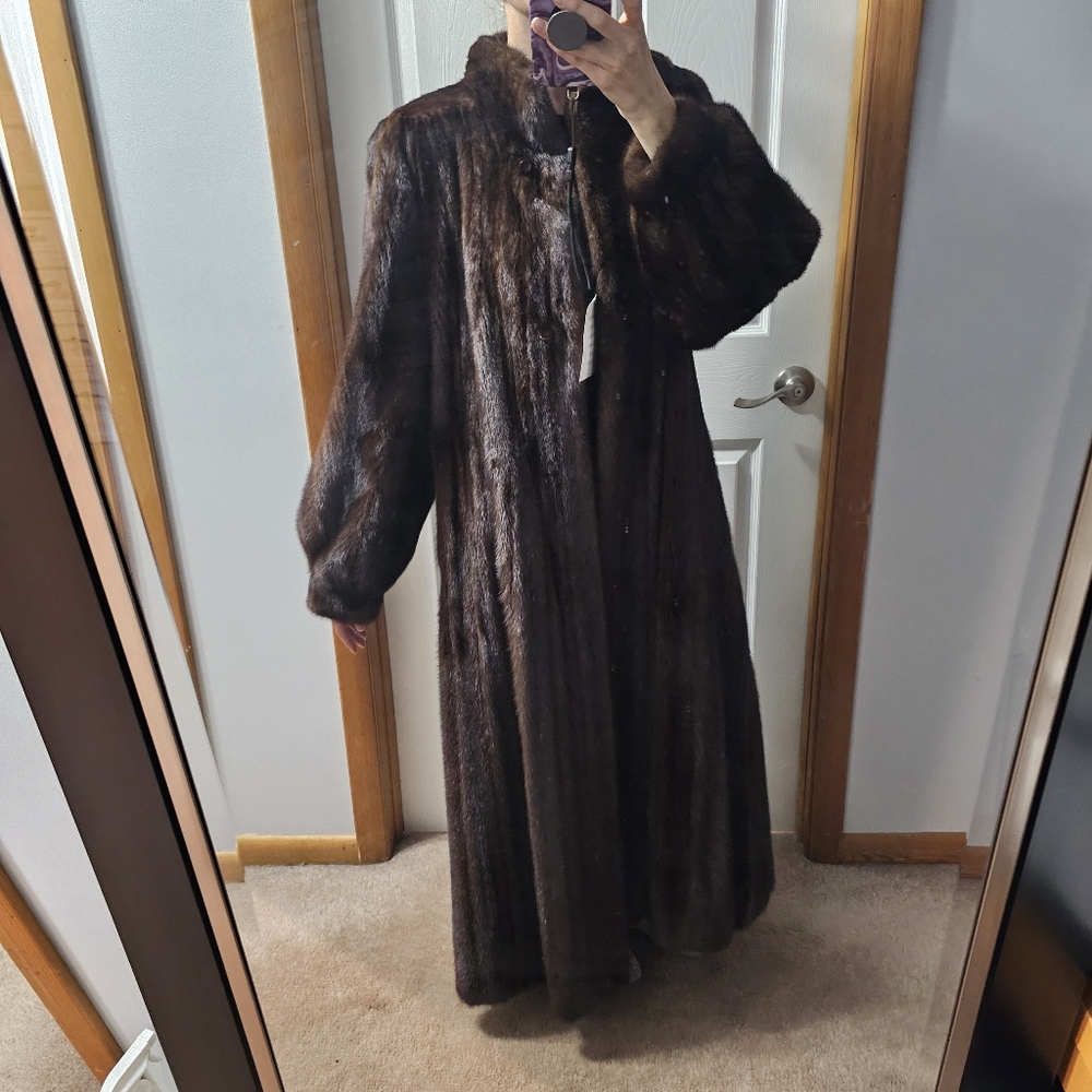 Gorgeous Brown Mahogany Mink Fur Coat With Bracelet Cuff Stand Collar Large Glam - Picture 2 of 16